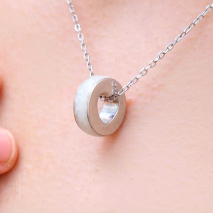 Eterna Necklace